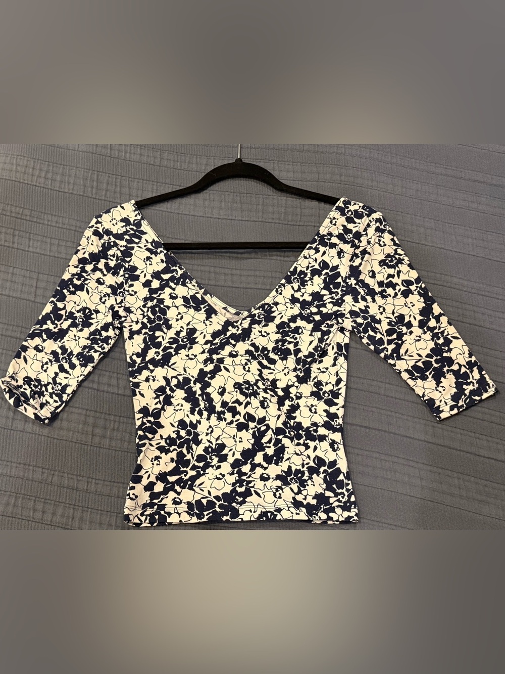 Floral Deep V Neck Crop Top Navy White Stretch Rayon Modal Small